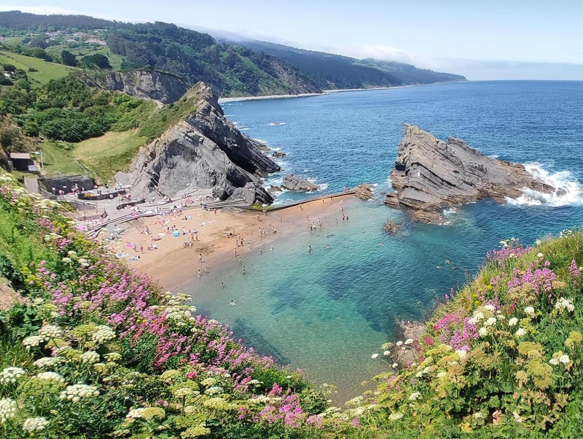 Kala Apartamentua Parking Gratuito Cercano Bermeo Bagian luar foto